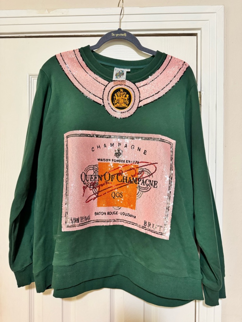 QUEEN OF SPARKLES Champagne Sweatshirt